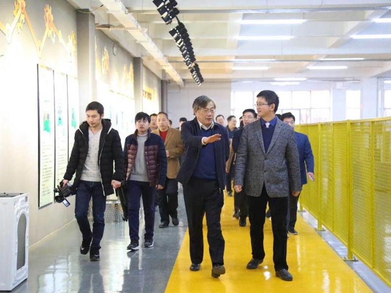  'Самый красивый научный и технологический работник в районе Xishan ' Zhou Lifeng 丨 丨 Устойчивость - это сущность, а ежедневные инновации - это способ